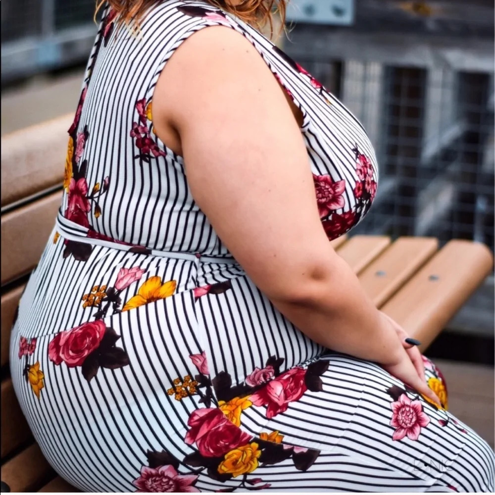Boutique New Plus Size floral Romper - Picture 6 of 12